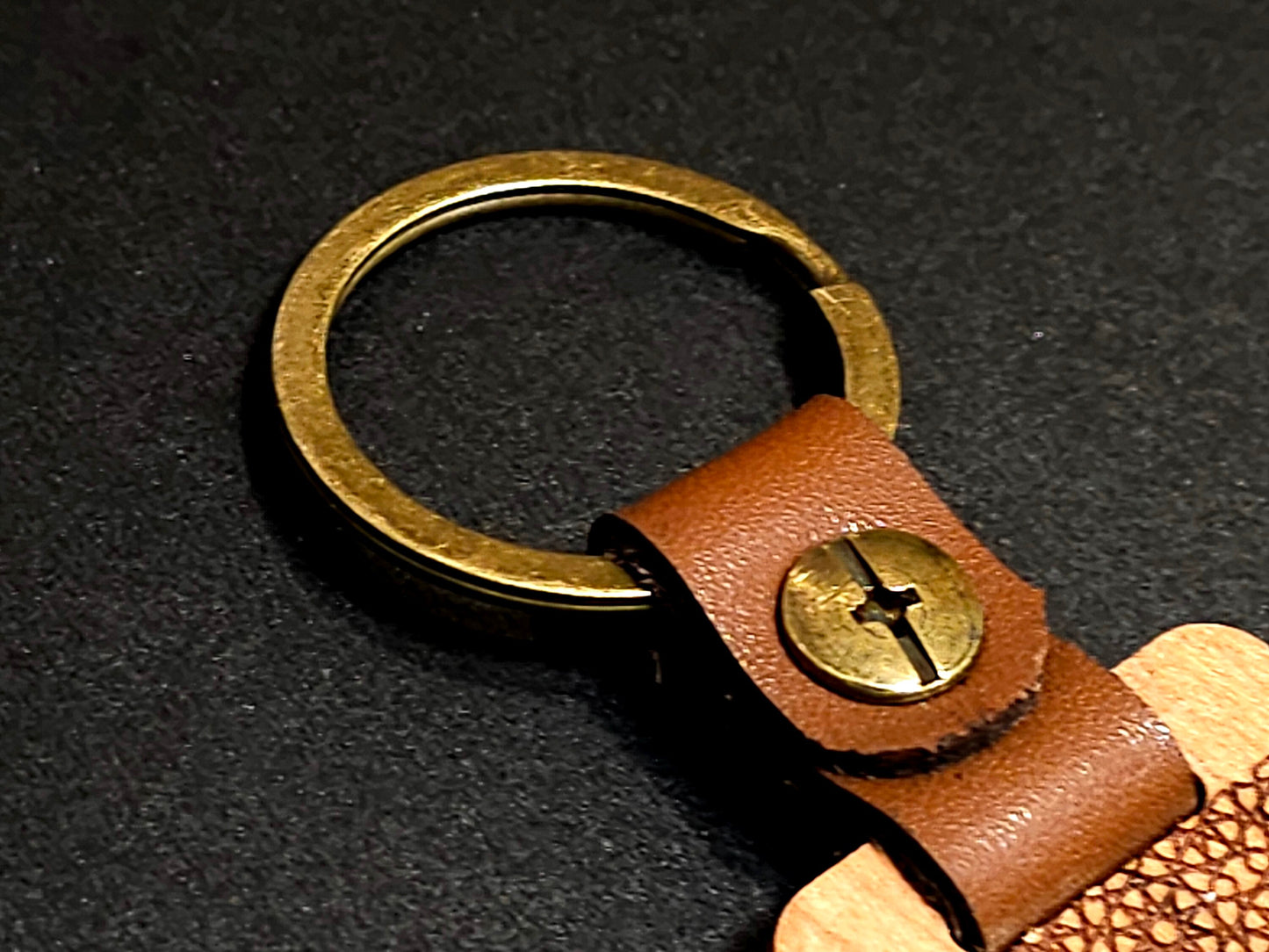 Arabic Handmade Laser Engraved GAZA ALEZZA  Wooden Keychain for Men/Women, Palestinian Keychain, Palestine Flag, Islamic Gift for Muslims