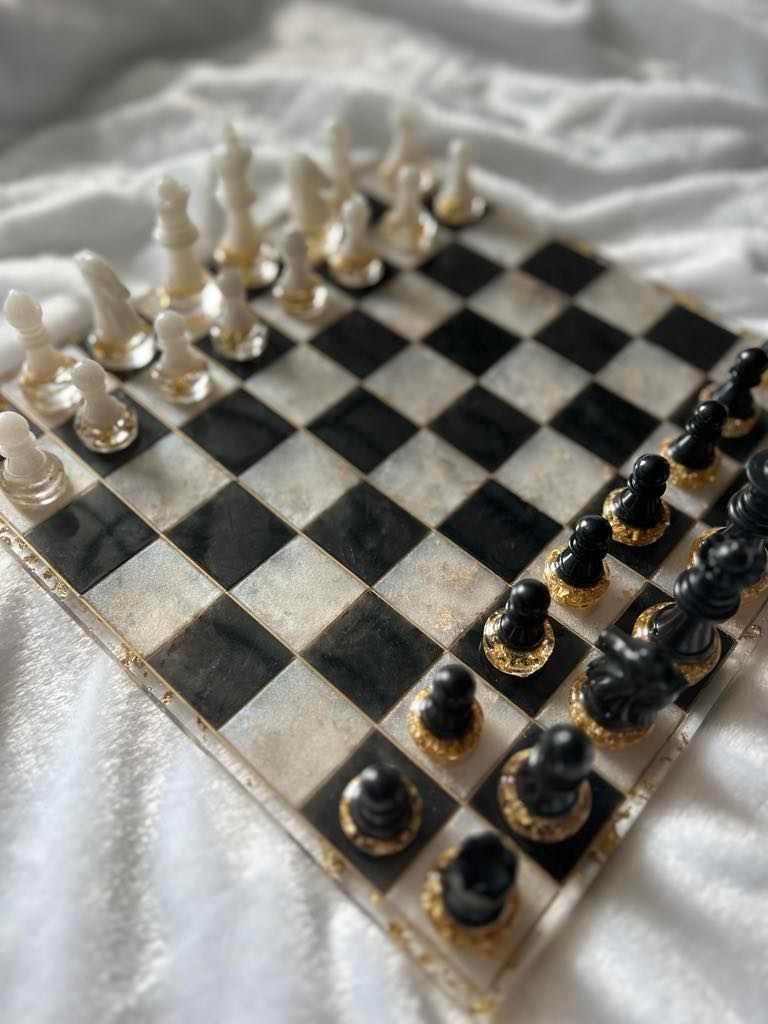 Resin Chessboard Set, Personalized Chess Pieces, Handmade Gift for Him, Father's Day Gift, Husband Present, Unique Strategy Game, Game Board