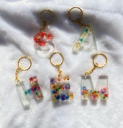 Custom Letter Resin Keychain, Pressed Flower Keychain, Luggage tag, Alphabet Charm Key pendant, Keychain for everyone, various designs, Gift