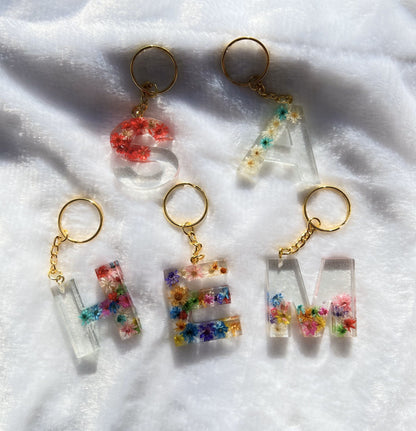 Custom Letter Resin Keychain, Pressed Flower Keychain, Luggage tag, Alphabet Charm Key pendant, Keychain for everyone, various designs, Gift