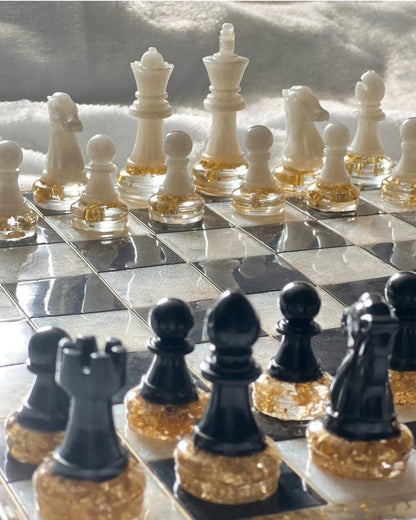 Resin Chessboard Set, Personalized Chess Pieces, Handmade Gift for Him, Father's Day Gift, Husband Present, Unique Strategy Game, Game Board