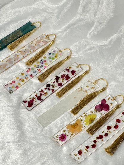 Customized Bookmark, Personalized Name Bookmark Custom Name Bookmark Flower Name bookmark Mother's Day Gift Resin Flowers Bookmark Glitter