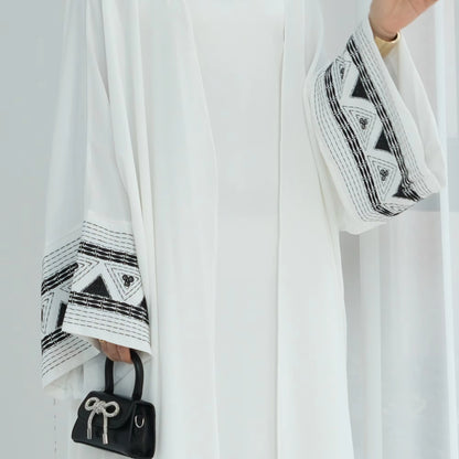 Detailed embroidery on abaya sleeve – luxury kaftan for Muslim women